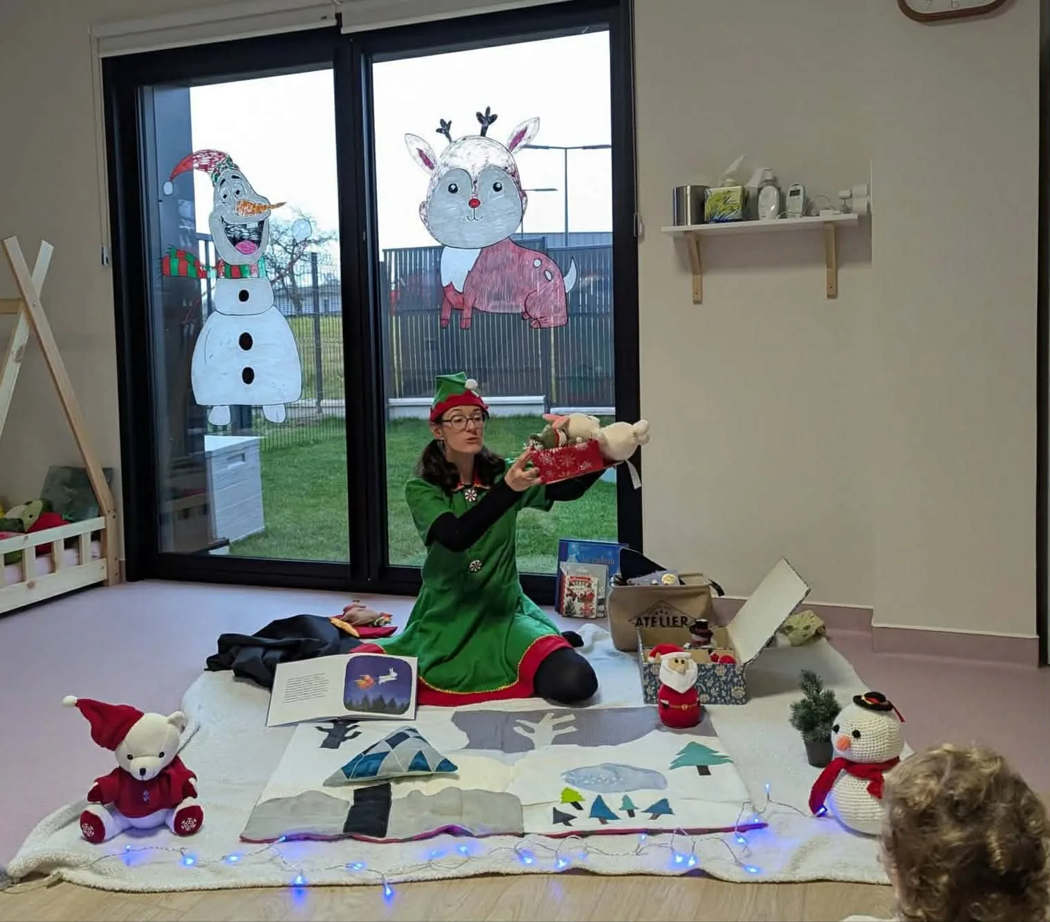 Racontée de Noël, Laetitia en costume de lutin